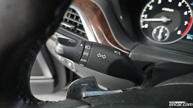 Genesis G90 (EQ900)