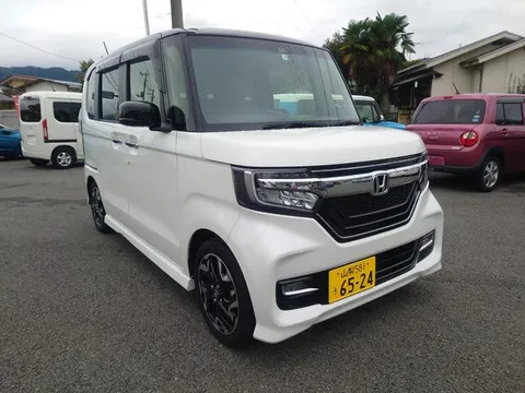 Honda N-BOX Custom
