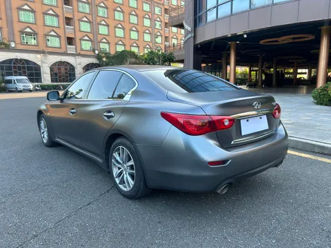 Infiniti Q50L