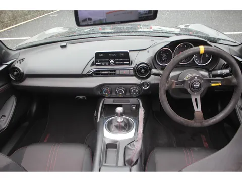Mazda MX-5 (Roadster)