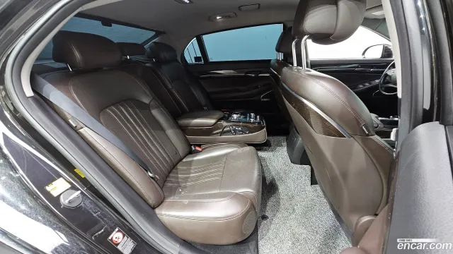 Genesis G90 (EQ900)