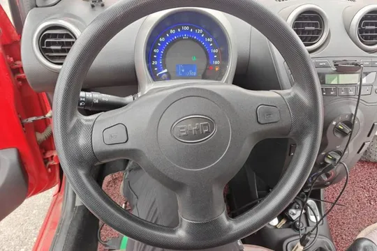 BYD F0