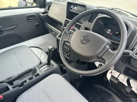 Nissan Clipper Truck