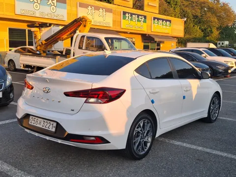Hyundai Elantra (Avante)
