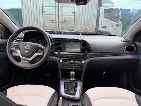 Hyundai Elantra (Avante)