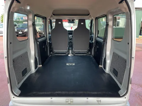 Nissan Clipper Van
