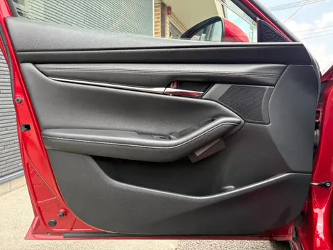 Mazda MAZDA3 Fastback