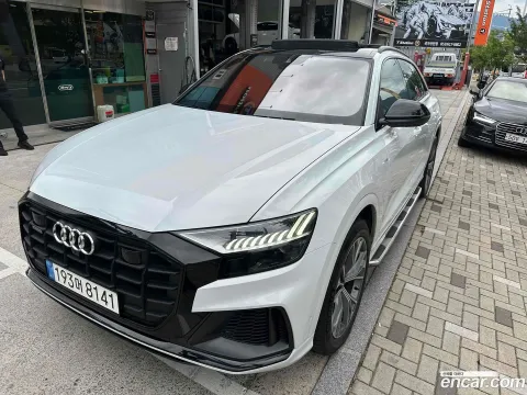 Audi Q8