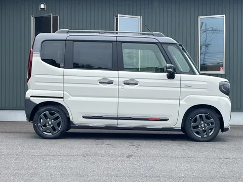 Suzuki Spacia