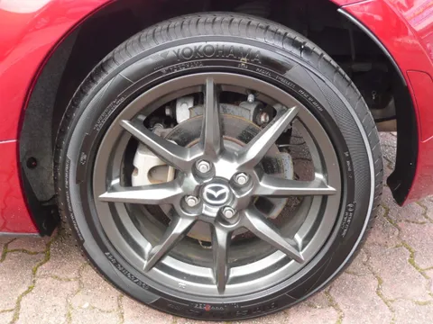Mazda MX-5 (Roadster)