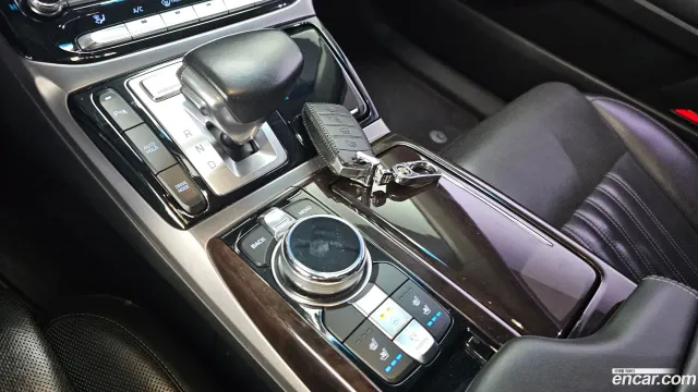 Genesis G90 (EQ900)