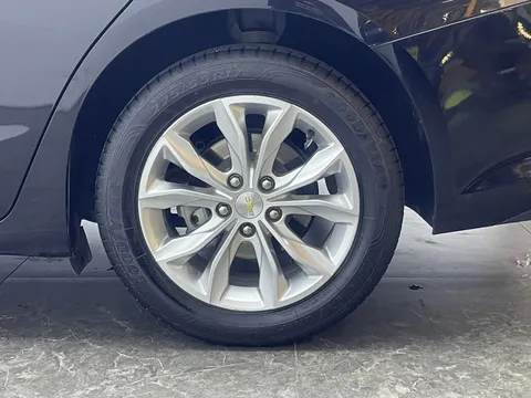 Chevrolet Malibu XL