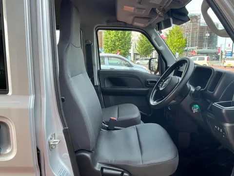 Nissan Clipper Van