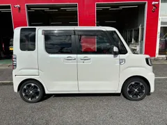 Toyota Pixis Mega