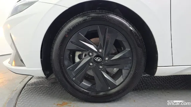 Hyundai Elantra (Avante)