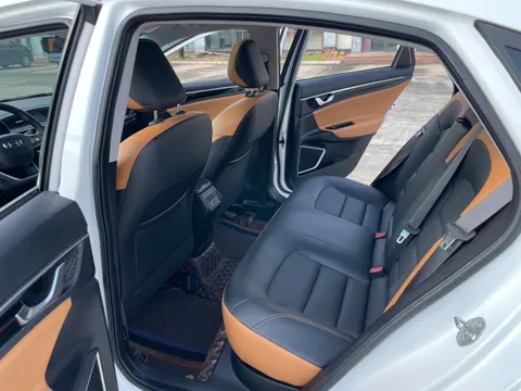 Geely Emgrand GL