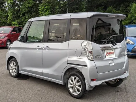 Nissan Dayz Roox
