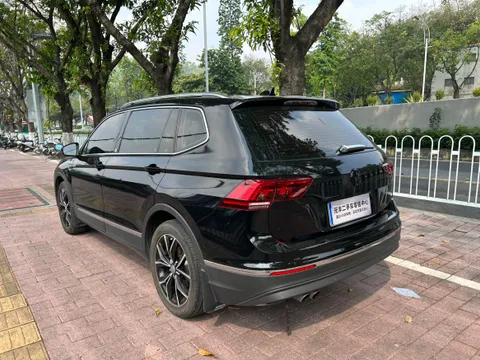 Volkswagen Tiguan L