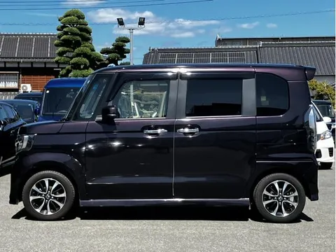 Honda N-BOX Custom