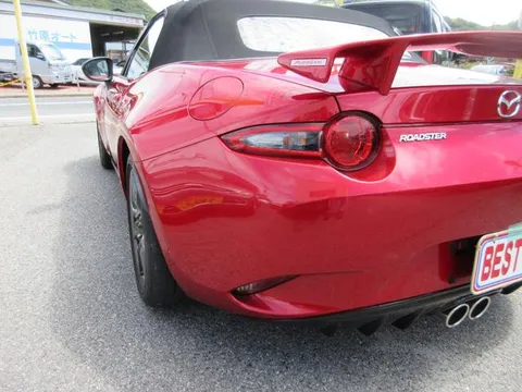 Mazda MX-5 (Roadster)