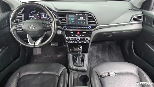 Hyundai Elantra (Avante)