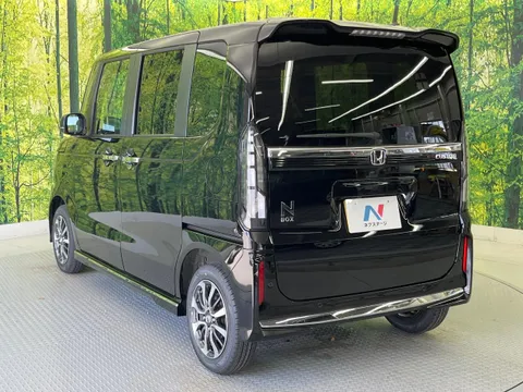 Honda N-BOX Custom
