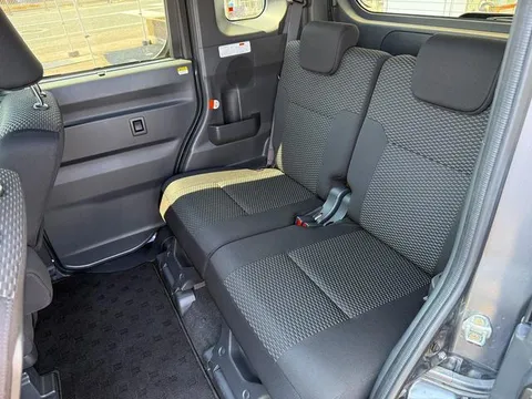 Toyota Pixis Mega