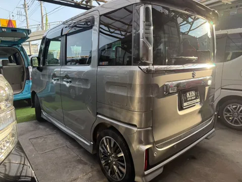 Suzuki Spacia Custom