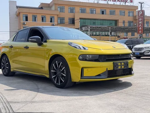 Lynk & Co 03