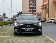Infiniti Q70