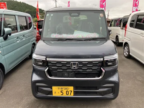 Honda N-BOX Custom
