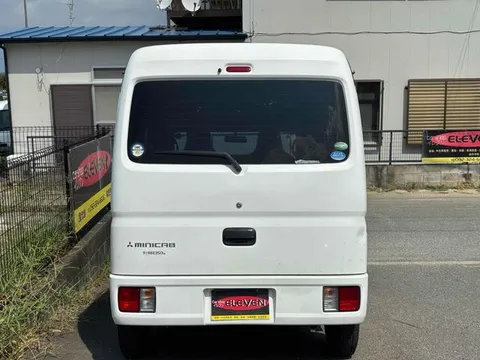 Mitsubishi Minicab Van
