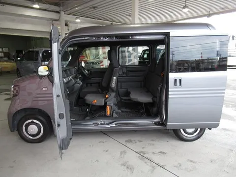 Honda N-VAN Plus Style