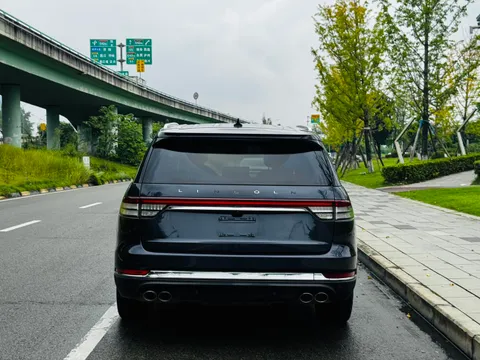 Lincoln Aviator