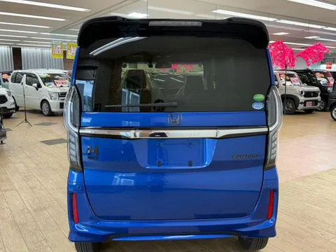 Honda N-BOX Custom