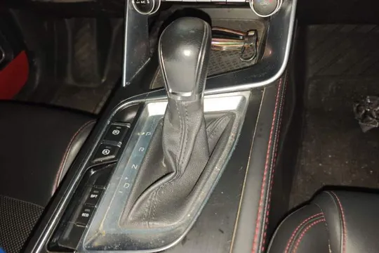 Geely Binray