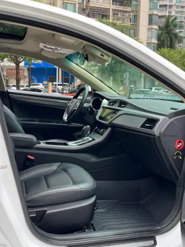 Geely Emgrand GL