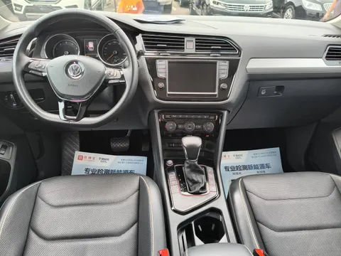 Volkswagen Tiguan L