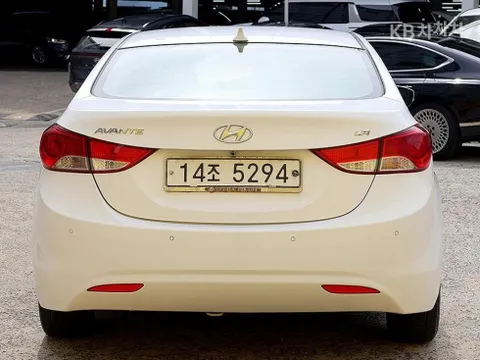 Hyundai Elantra (Avante)