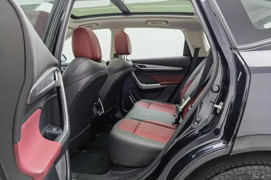 Dongfeng AX7