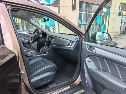 Roewe RX5
