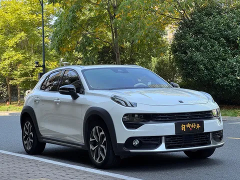 Lynk & Co 02