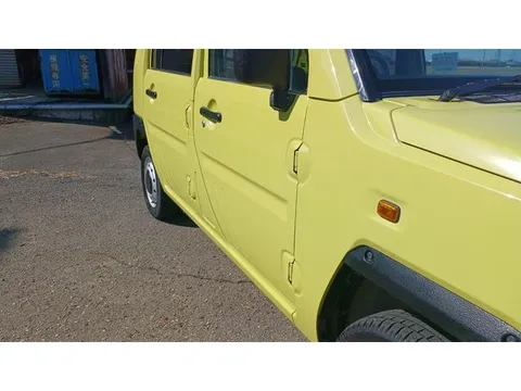Daihatsu Naked