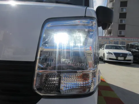 Nissan Clipper Van