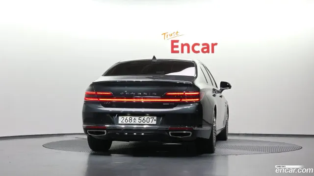 Genesis G90