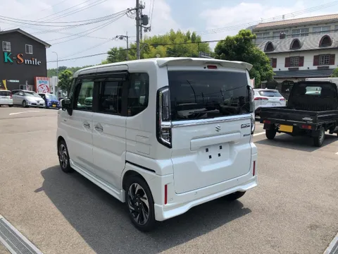Suzuki Spacia Custom