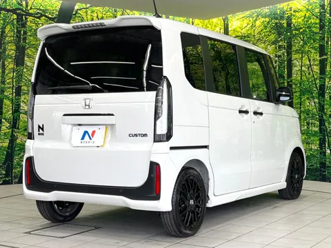 Honda N-BOX Custom