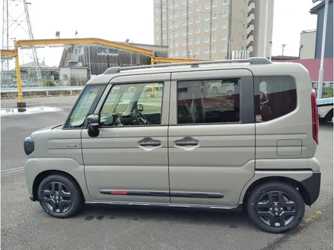 Suzuki Spacia Gear
