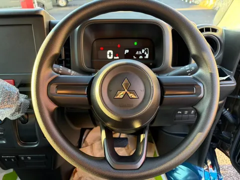 Mitsubishi Minicab Van