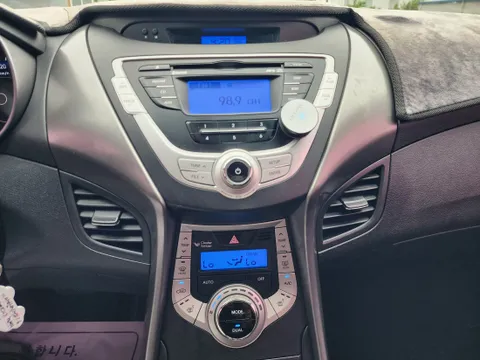 Hyundai Elantra (Avante)